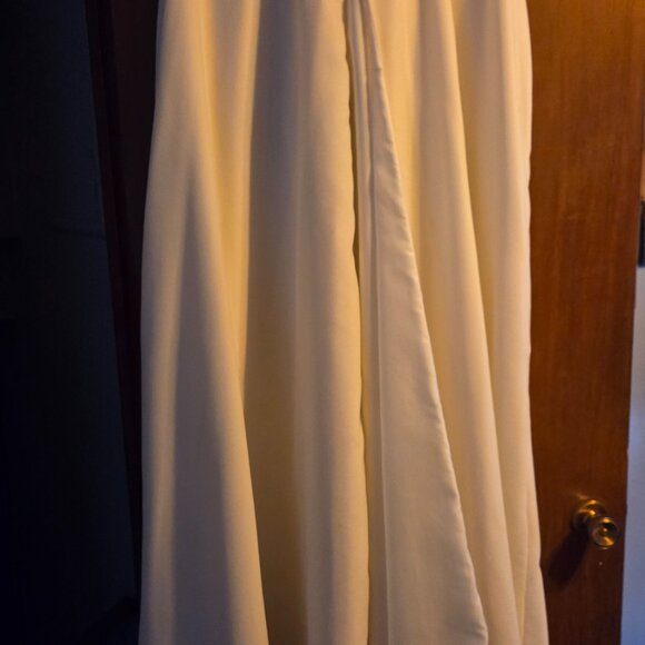 Ivory floor length wedding dress - Picture 4 of 5